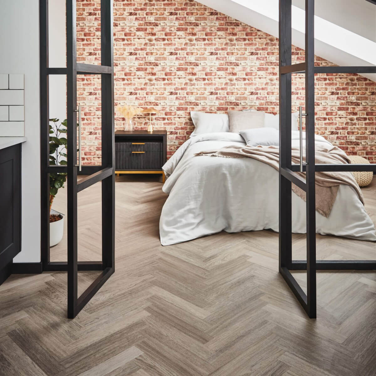 Karndean Knight Tile Gluedown Grey Studio Oak SM-KP152