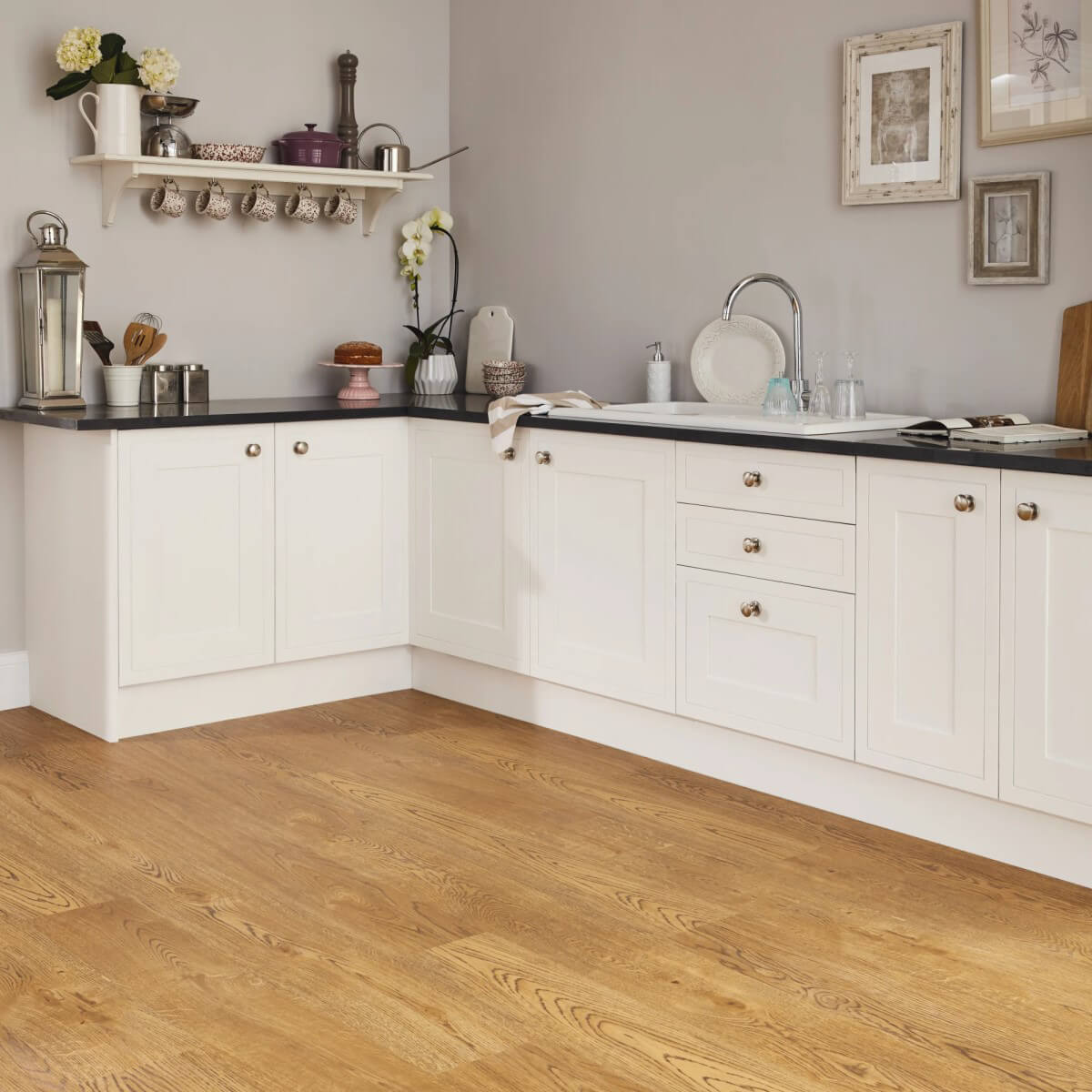 Karndean Van Gogh Gluedown English Character Oak VGW8115