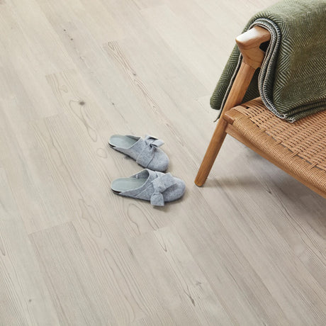 Karndean Knight Tile Gluedown Grey Scandi Pine KP131