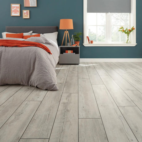 Karndean Van Gogh Gluedown Light Distressed Oak VGW111T
