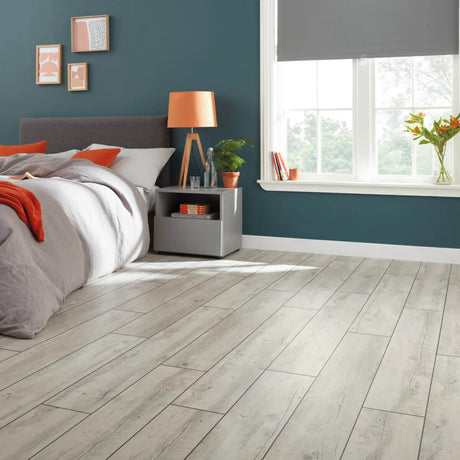 Karndean Van Gogh Gluedown Light Distressed Oak VGW111T