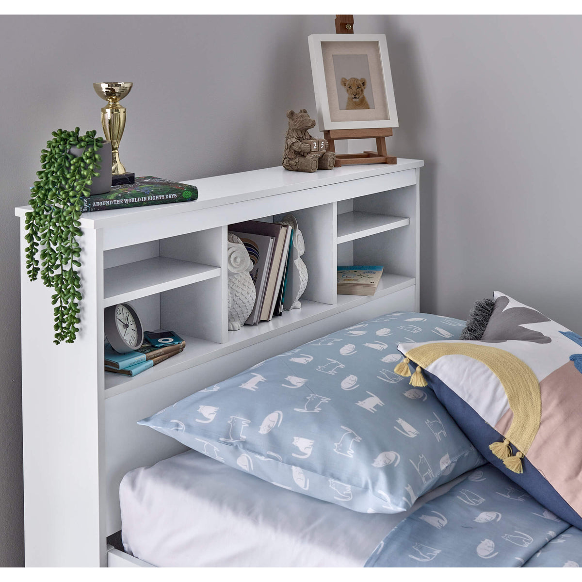 Veera Guest Bed
